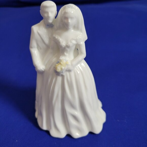 Wedgwood England Bone China Wedding Day 1996 CAKE TOPPER Bride Groom vintage EUC - Picture 1 of 9